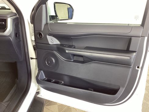 Used 2024 Ford Expedition XLT AWD/4WD image 8