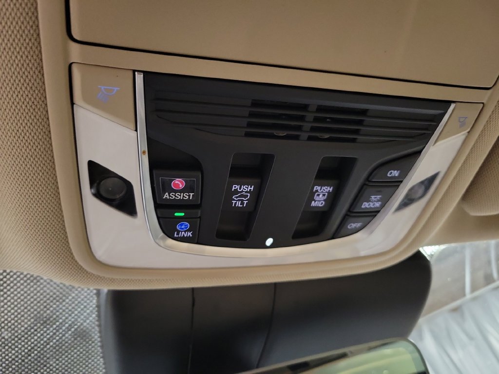 Used 2023 Acura RDX w/ Technology Package FWD image 23