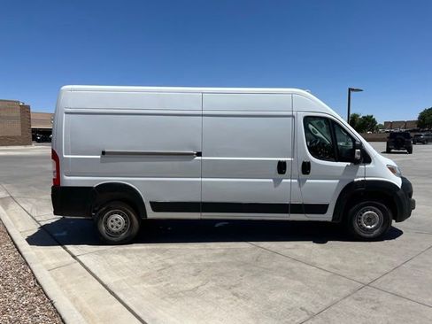 Used 2025 RAM ProMaster 2500 w/ Convenience Group FWD image 5