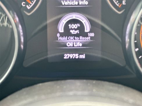 Used 2023 Jeep Gladiator Sport image 12