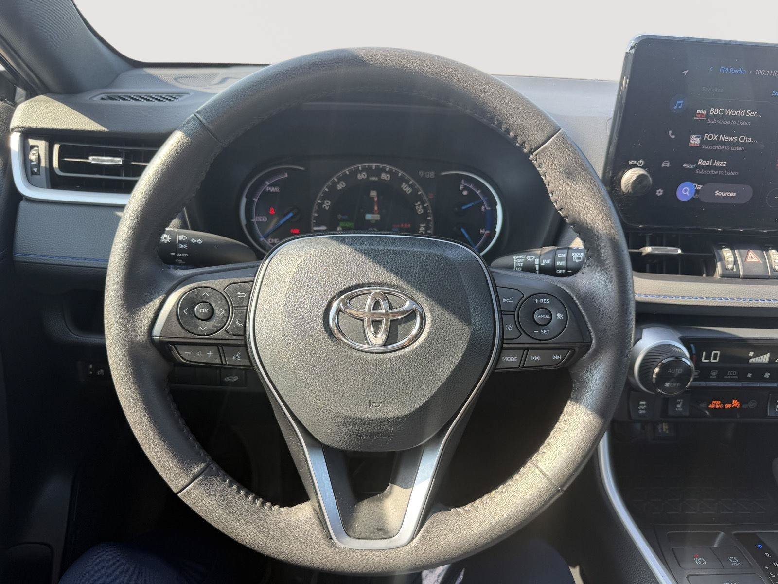 Used 2024 Toyota RAV4 XSE AWD/4WD image 12