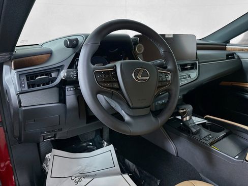 Certified 2025 Lexus ES 300h w/ Premium Package image 9
