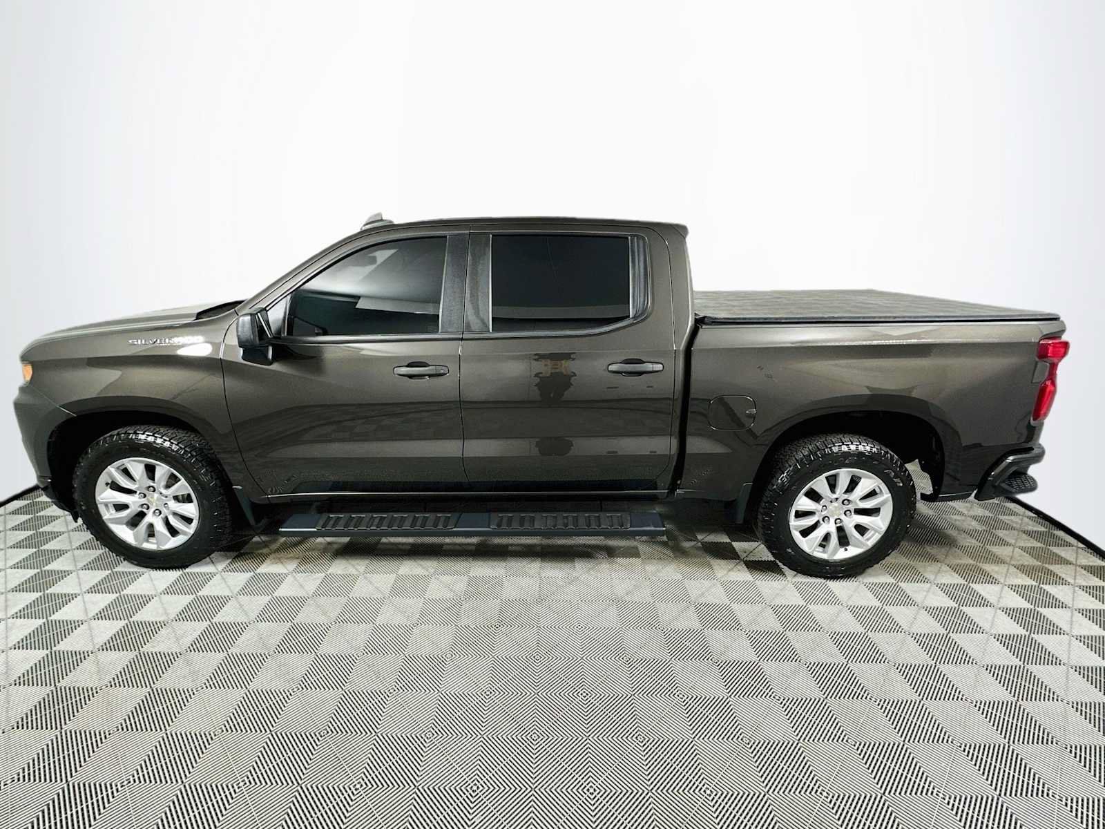 Used 2021 Chevrolet Silverado 1500 Custom RWD image 4