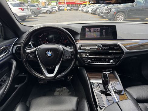 Used 2020 BMW 530i xDrive w/ Convenience Package image 40