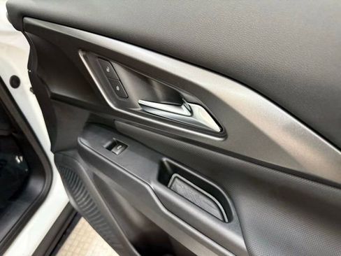 New 2026 Chevrolet Equinox EV LT image 19