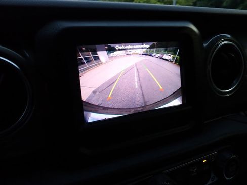 Used 2021 Jeep Wrangler Unlimited Sahara w/ Cold Weather Group image 30