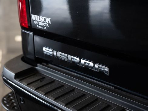 Used 2017 GMC Sierra 2500 Denali w/ Duramax Plus Package AWD/4WD image 10