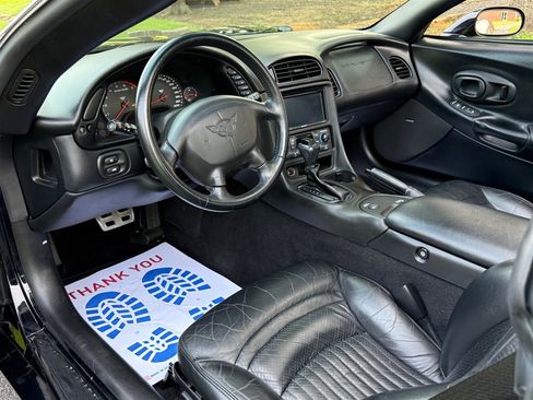 Used 2004 Chevrolet Corvette Coupe RWD image 40