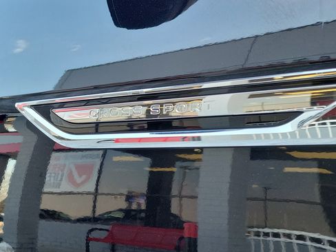 Used 2023 Volkswagen Atlas Cross Sport SEL Premium R-Line image 6