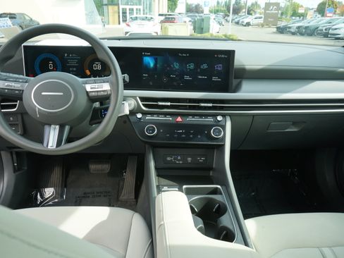 Used 2025 Hyundai Sonata SEL FWD image 20