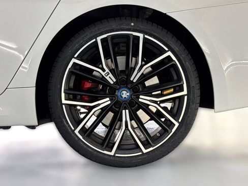 Certified 2023 BMW 530e w/ M Sport Package image 12