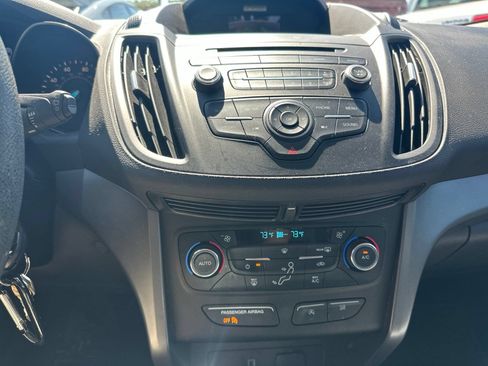 Used 2017 Ford Escape SE FWD image 7