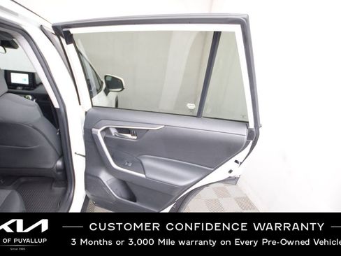 Used 2021 Toyota RAV4 XLE image 13