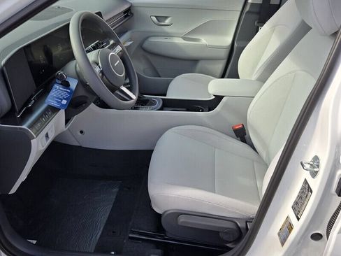 Used 2026 Hyundai Kona SE FWD image 5