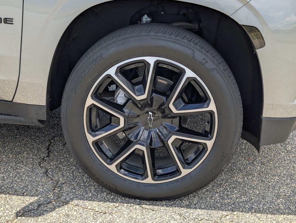 Used 2023 Chevrolet Tahoe RST w/ Luxury Package RWD image 5