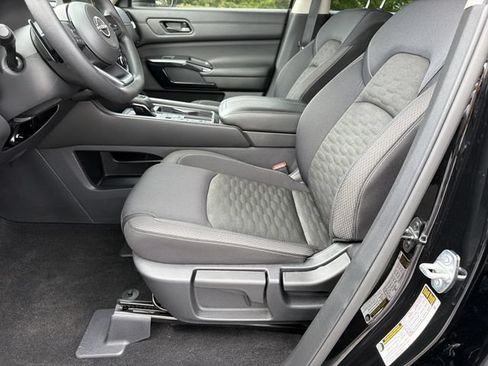 Certified 2025 Nissan Pathfinder S FWD image 24