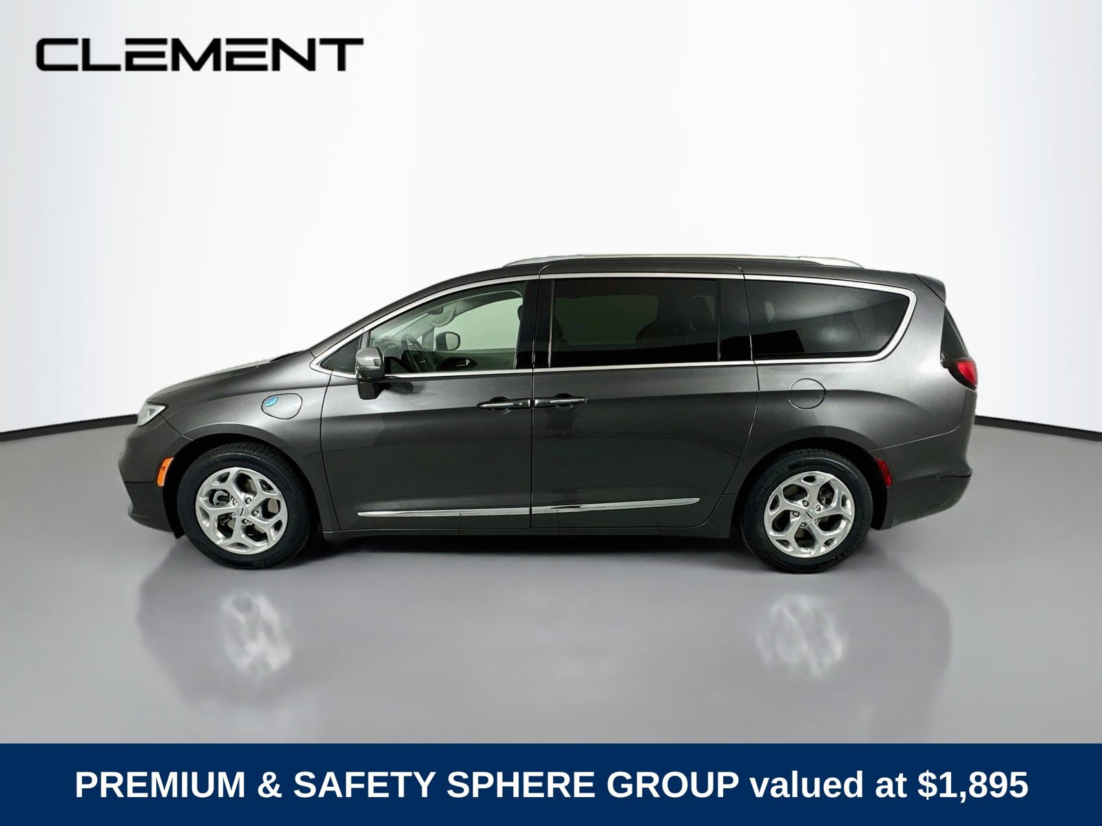 Used 2021 Chrysler Pacifica Limited w/ Premium & Safety Sphere Group FWD image 5