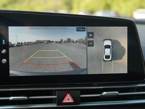 Used 2024 Hyundai Elantra Limited FWD image 25