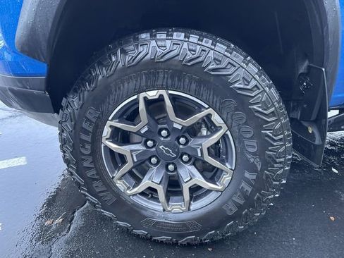 Used 2024 Chevrolet Colorado ZR2 w/ Technology Package image 33