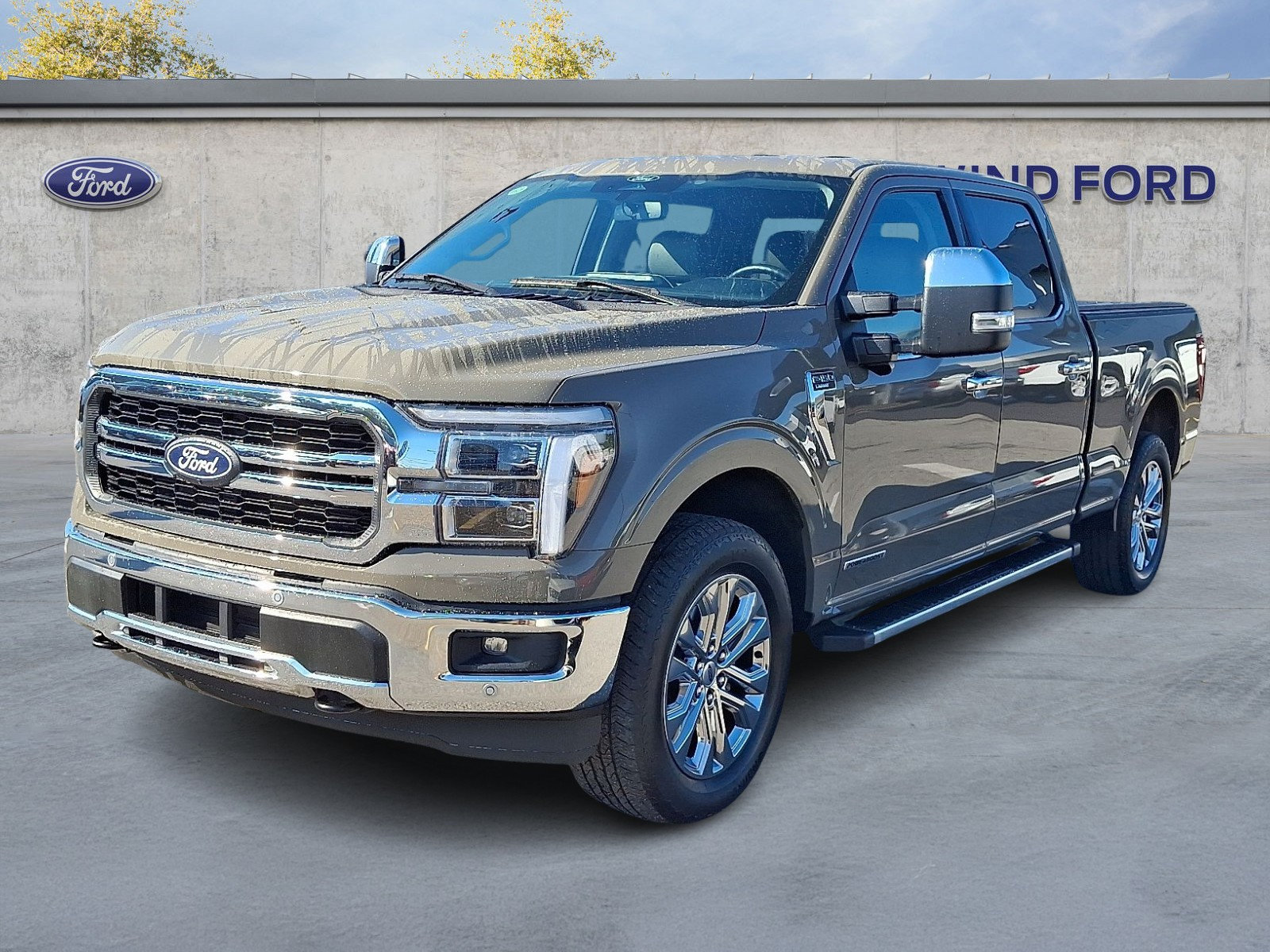 Used 2025 Ford F150 Lariat w/ Equipment Group 501A Mid AWD/4WD image 3