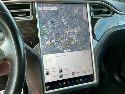 Used 2016 Tesla Model X Performance image 27