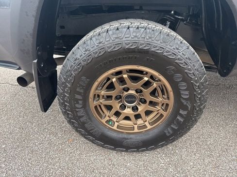 Used 2023 Toyota Tacoma Trail Edition image 14