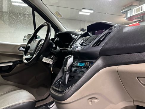 Used 2016 Ford Transit Connect Titanium image 14