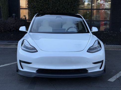 Used 2020 Tesla Model 3 Performance image 3