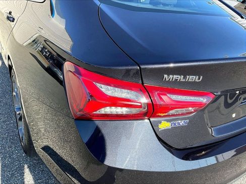 Used 2022 Chevrolet Malibu LT FWD image 32
