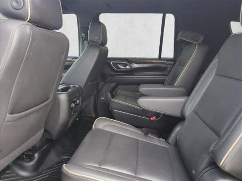 Used 2023 Chevrolet Suburban Premier RWD image 18