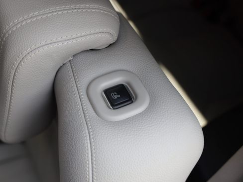Used 2015 Mercedes-Benz GL 450 4MATIC image 30