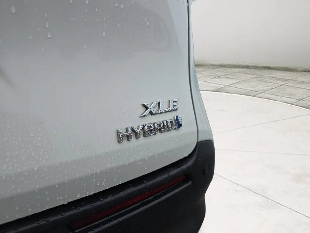 Used 2021 Toyota Sienna XLE FWD image 39