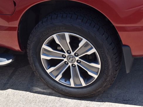 Used 2019 Nissan Titan SL RWD image 11