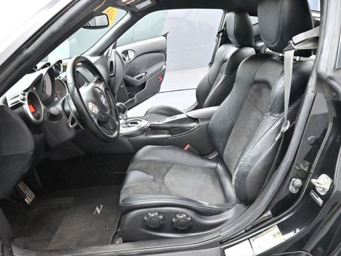 Used 2014 Nissan 370Z Touring w/ Sport Package image 12