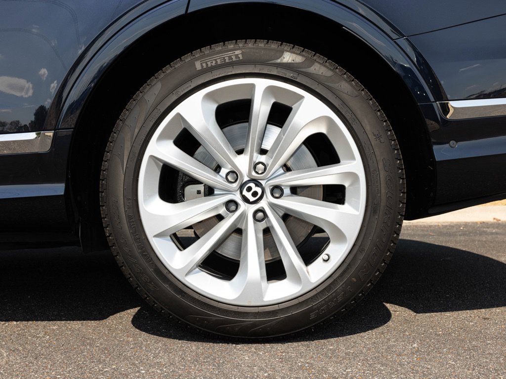 Used 2025 Bentley Bentayga AWD/4WD image 85