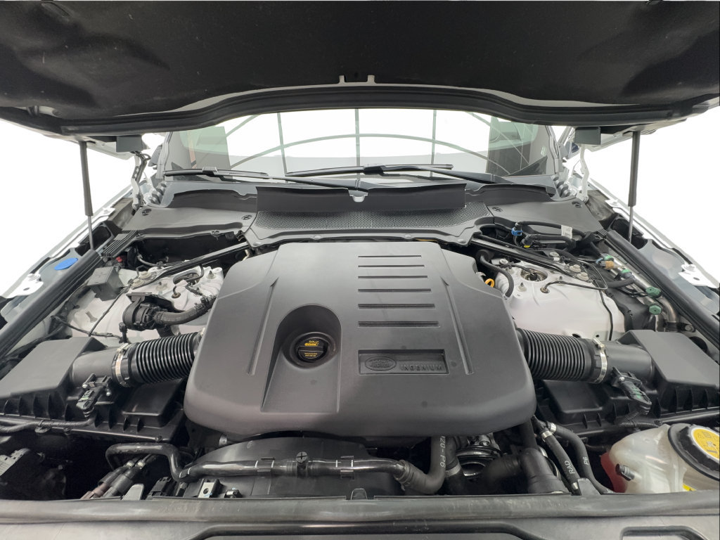 Used 2023 Land Rover Discovery HSE R-Dynamic AWD/4WD image 19