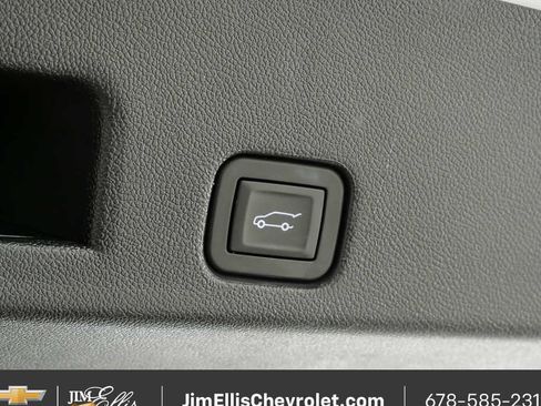 Certified 2025 Chevrolet Traverse LT FWD image 31