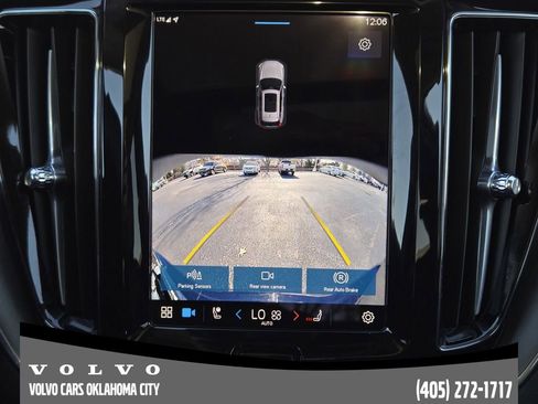 Certified 2025 Volvo XC60 B5 Core image 17