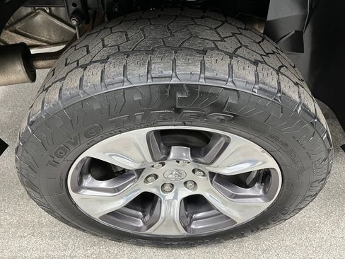 Used 2020 RAM 1500 Laramie w/ Sport Appearance Package AWD/4WD image 17