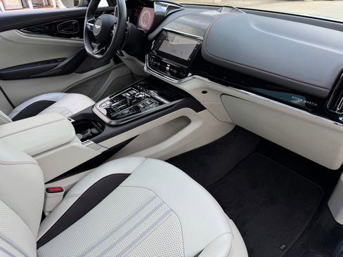 Used 2025 Aston Martin DBX 707 image 16