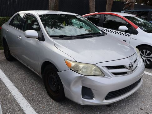 Used 2012 Toyota Corolla LE FWD image 6