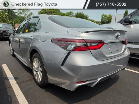 Used 2024 Toyota Camry SE FWD image 4
