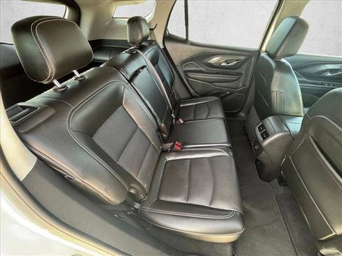 Used 2023 GMC Terrain SLT AWD/4WD image 19