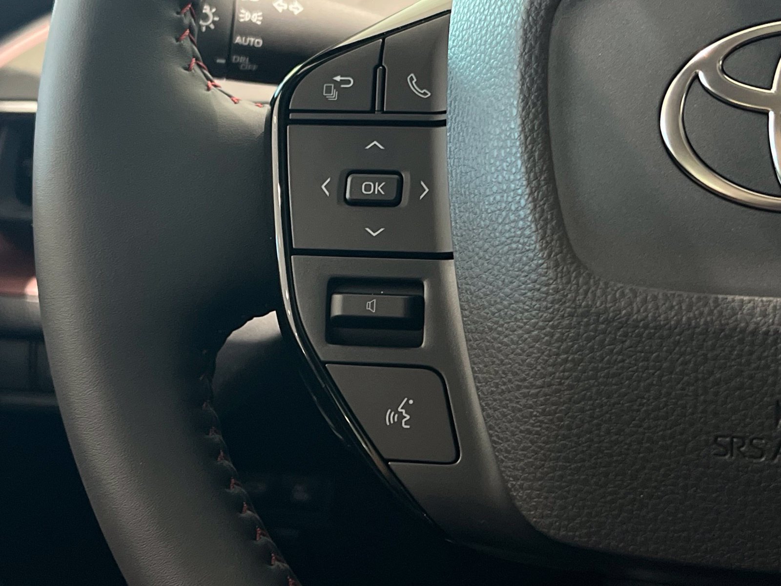 New 2027 Toyota Prius Plug-In Hybrid w/ Limited Premium Package FWD image 31