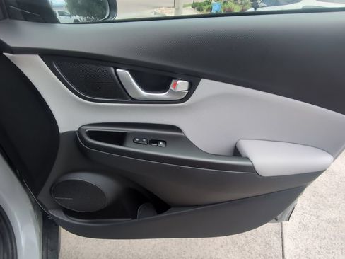 Used 2023 Hyundai Kona Limited AWD/4WD image 29