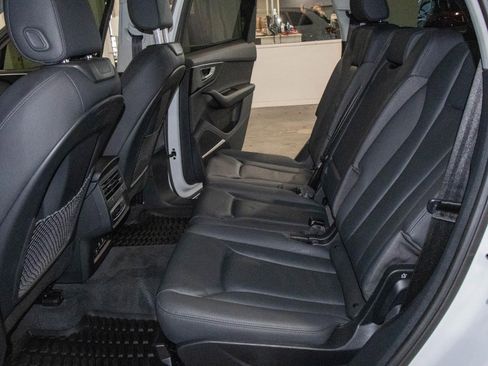 Used 2022 Audi Q7 Premium Plus image 14