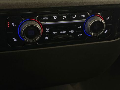 Used 2025 Chevrolet Silverado 2500 LT w/ Safety Package image 18