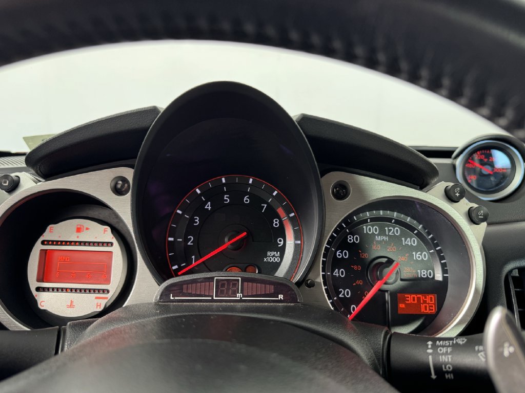 Used 2010 Nissan 370Z Touring w/ Sport Pkg RWD image 11