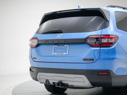 Certified 2025 Honda Pilot TrailSport image 27