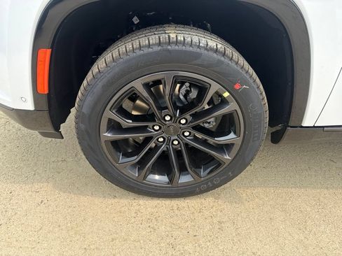 New 2026 Jeep Grand Wagoneer Summit AWD/4WD image 9